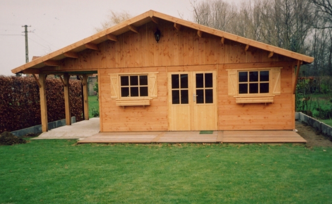 Tuinhuis met oversteek