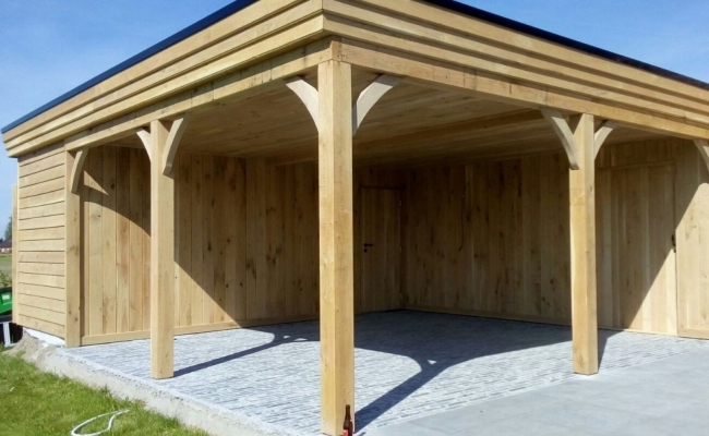 Aangebouwde carport in eik