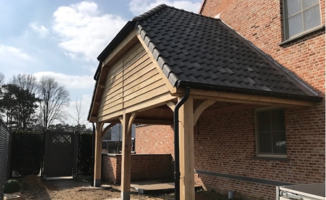 Aanbouw carport in eik